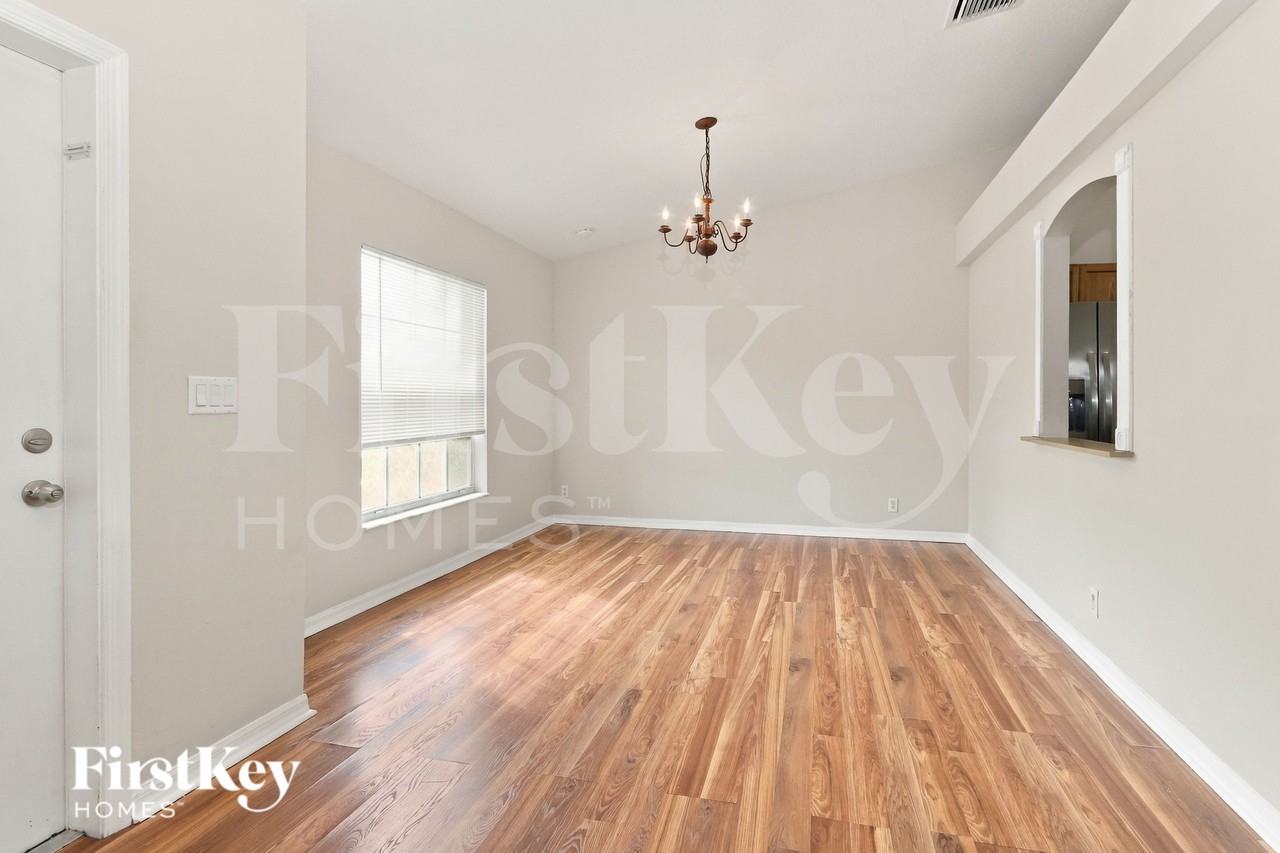 3526 Sw Rosardo St - Photo 7 of 17