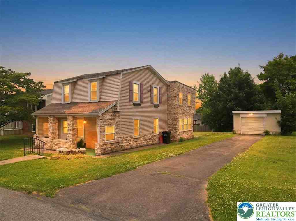 1839 6th St - Photo 2 of 49
