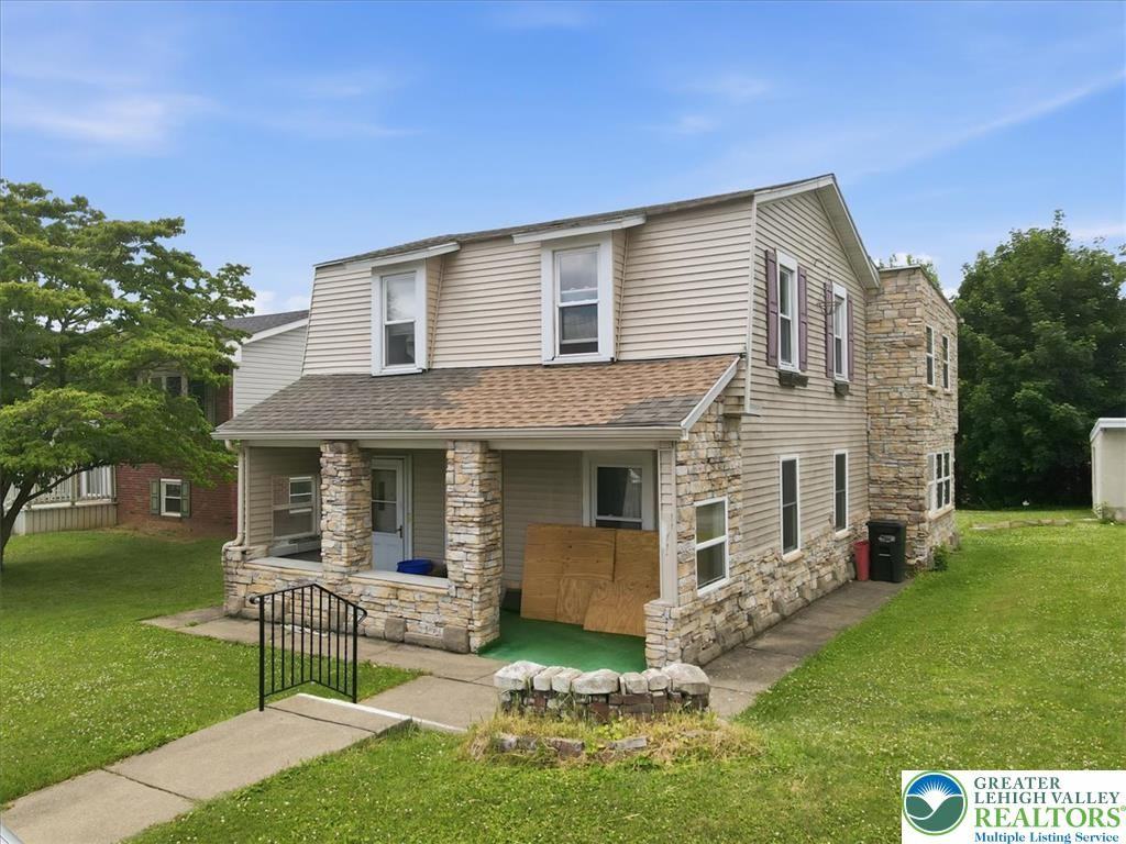 1839 6th St - Photo 3 of 49