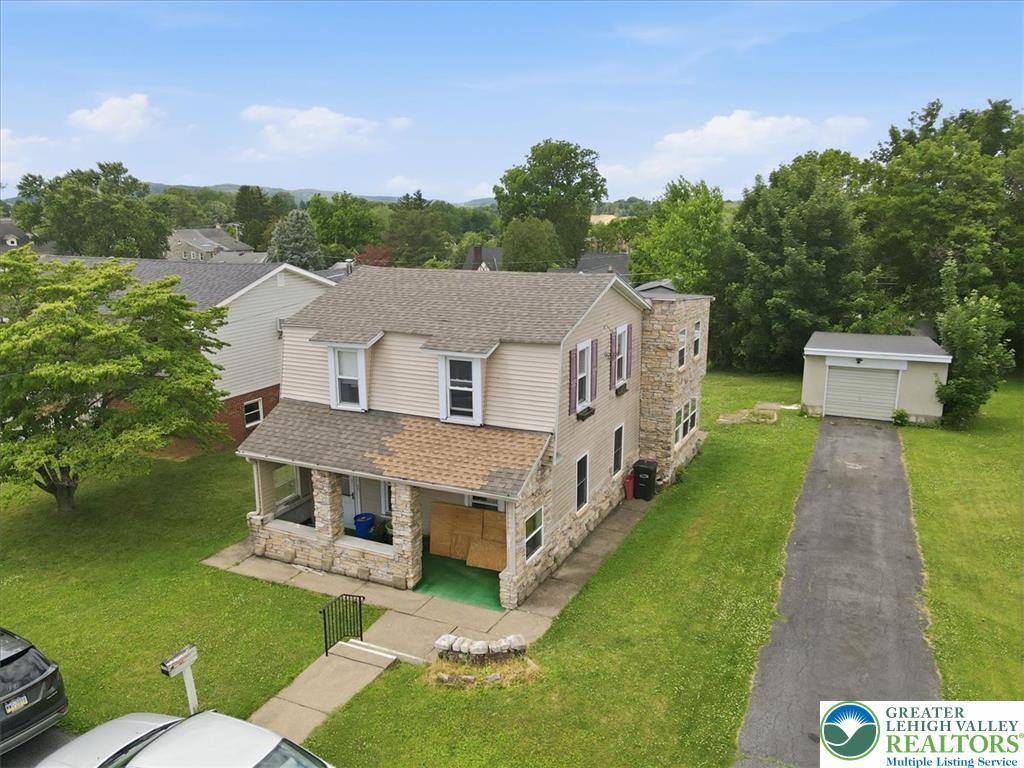 1839 6th St - Photo 4 of 49