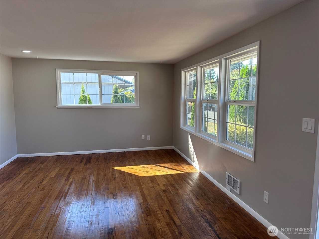 424 50th St Sw - Photo 4 of 21