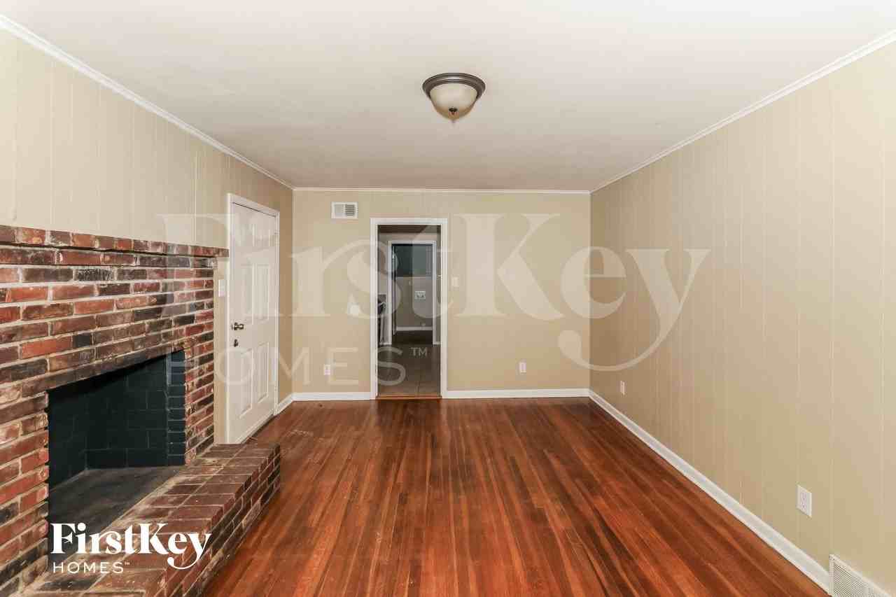 2915 Falkirk Rd - Photo 3 of 15