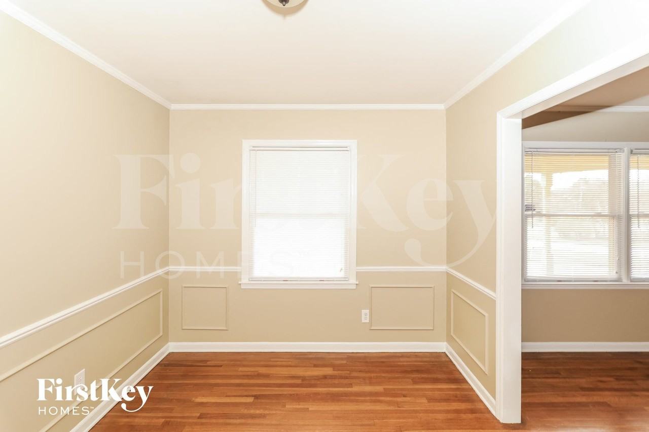 2915 Falkirk Rd - Photo 4 of 15