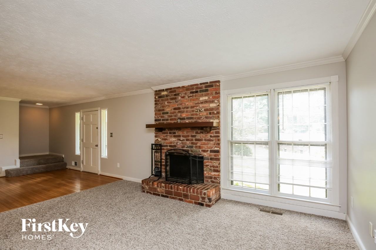 2912 Timberline Rd - Photo 3 of 15