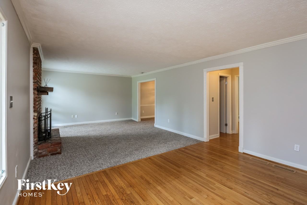 2912 Timberline Rd - Photo 5 of 15