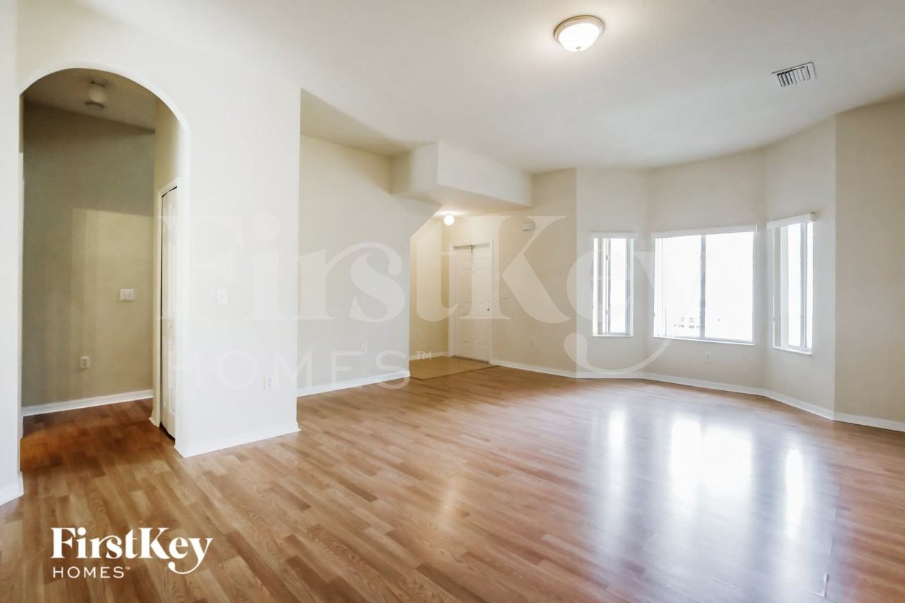 2468 Secourt - Photo 2 of 16