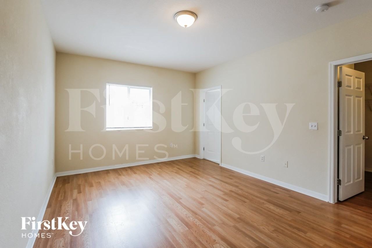 2468 Secourt - Photo 7 of 16