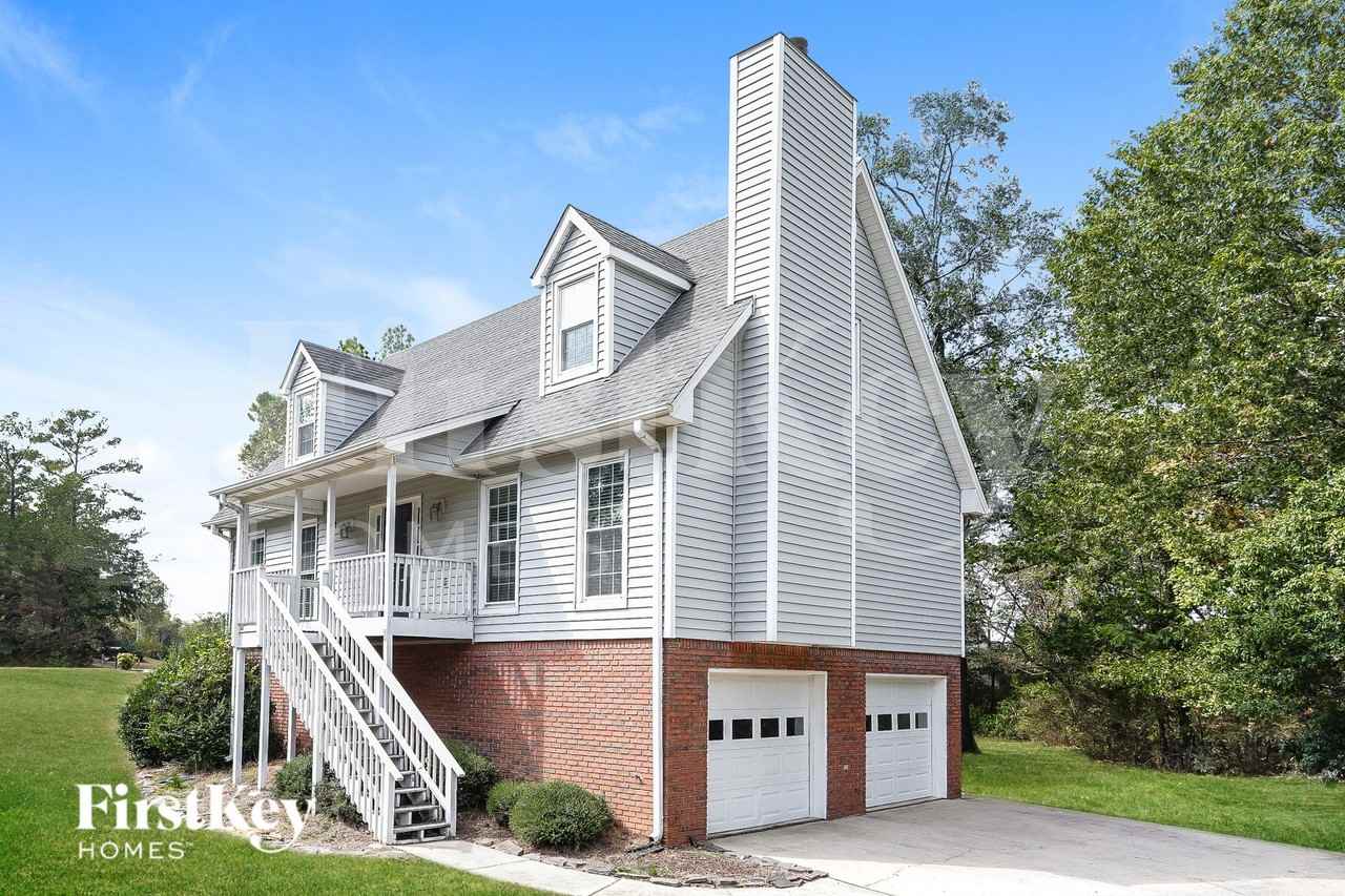 2301 Buckingham Pl - Photo 2 of 18