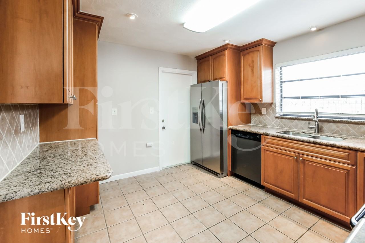 19115 Franjo Rd - Photo 5 of 16