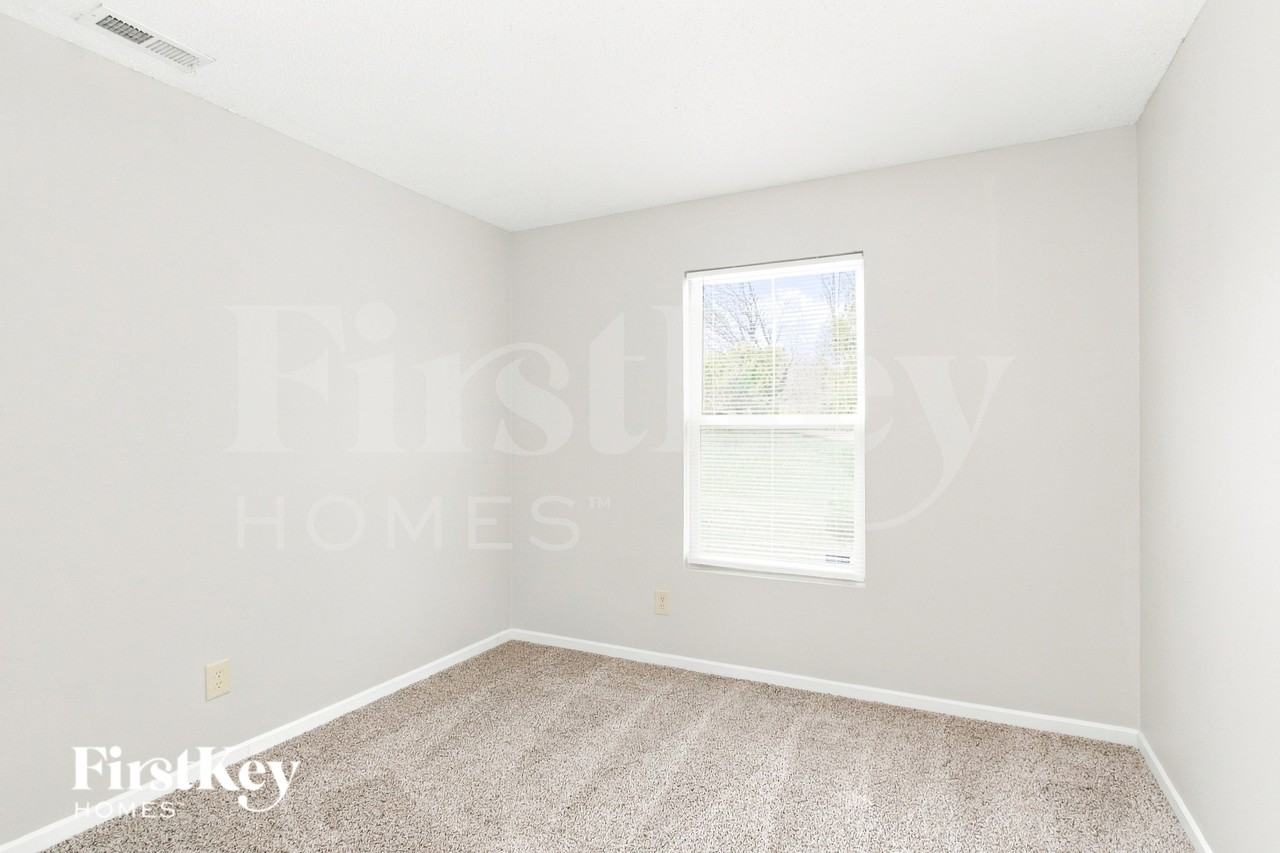1331 Ellington Dr - Photo 6 of 16