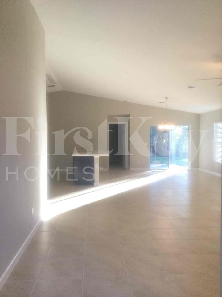1316 Sw Babcock Ave - Photo 2 of 30