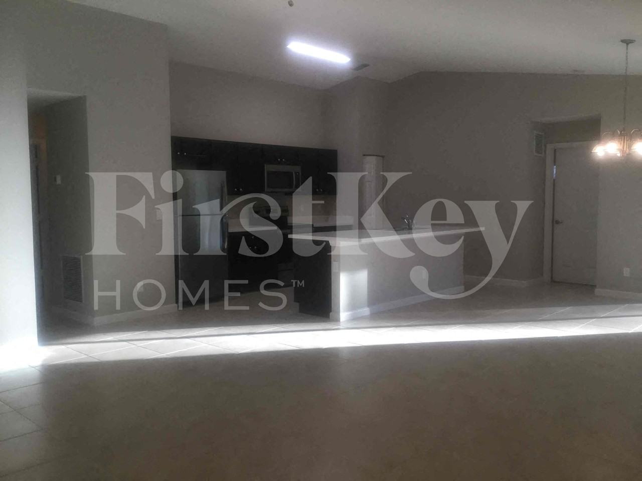 1316 Sw Babcock Ave - Photo 5 of 30