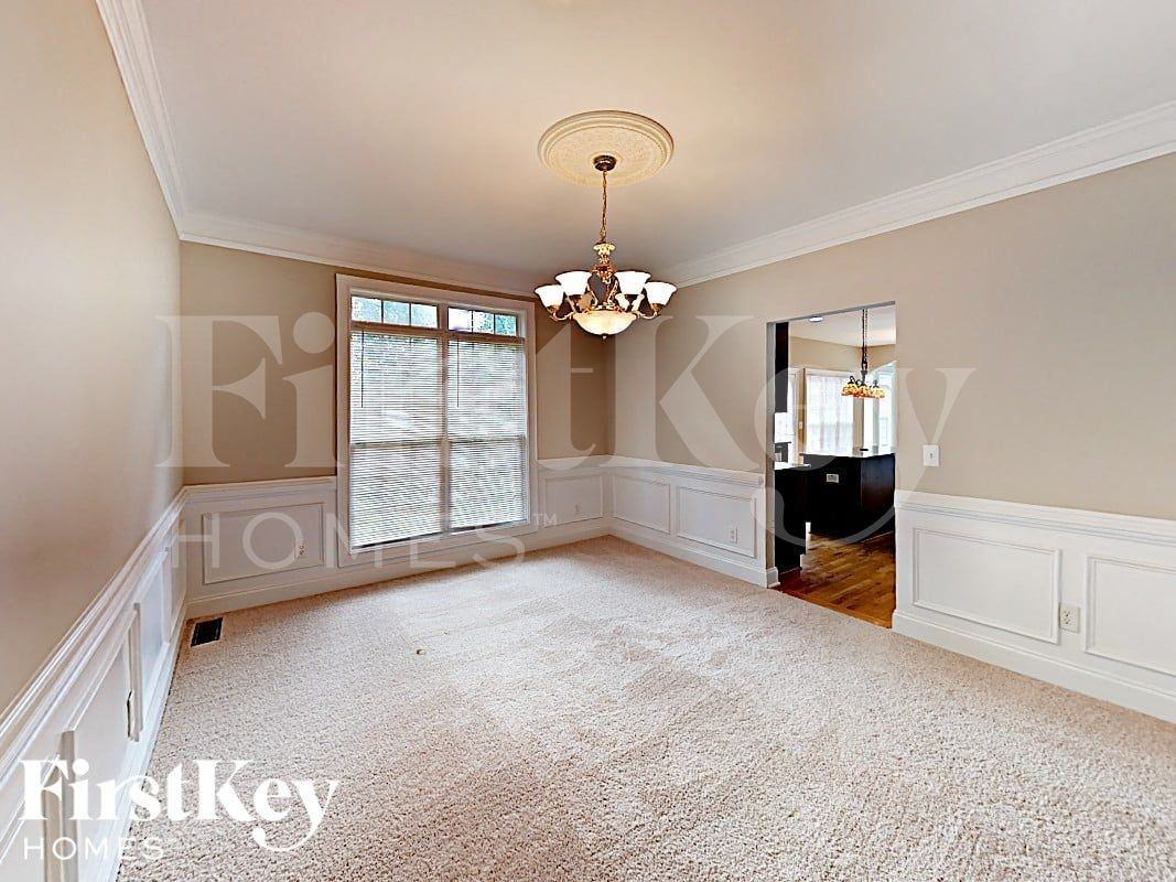 12300 Edgewater Dr - Photo 4 of 18