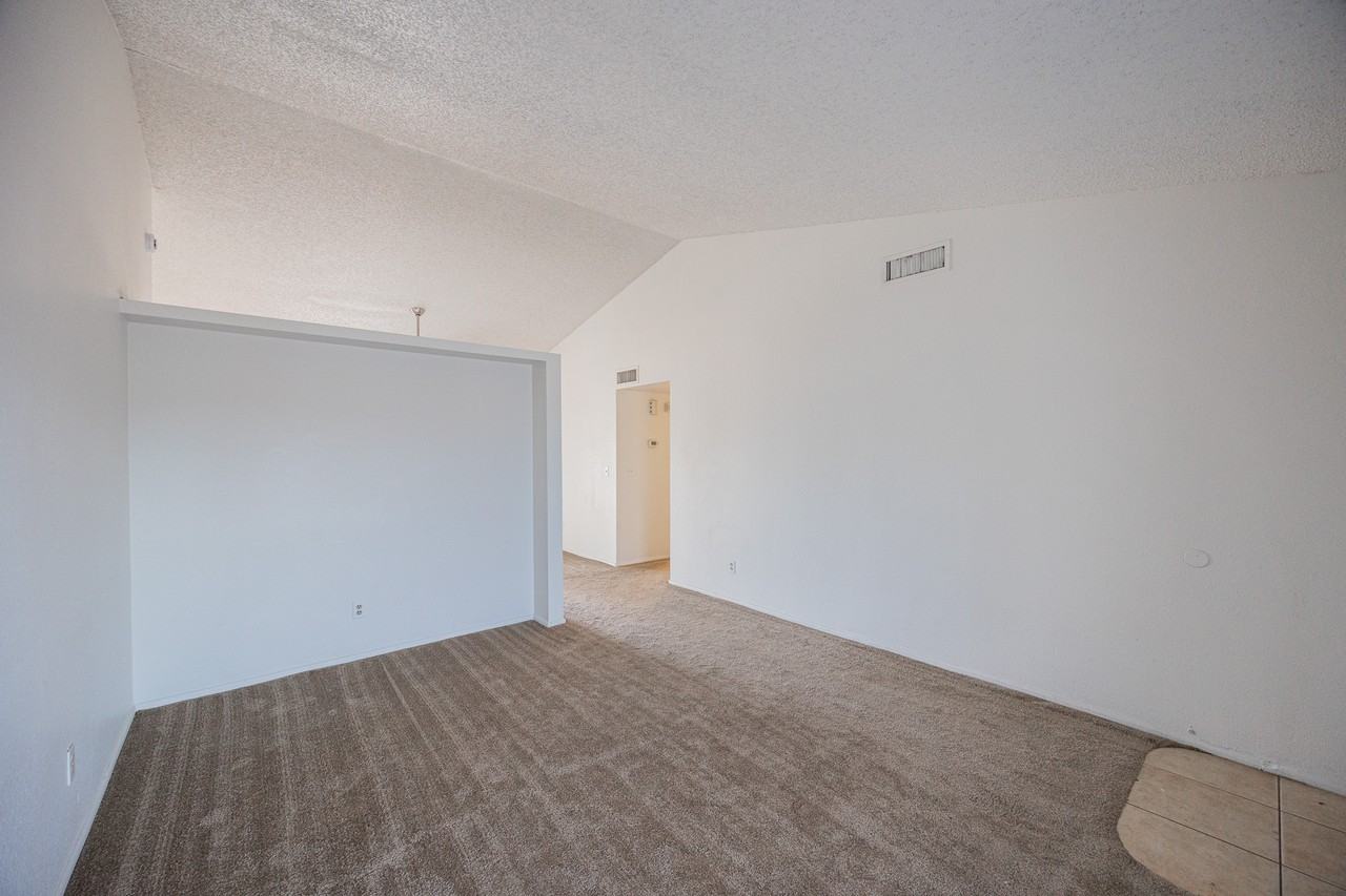 2422 E Calypso Ave - Photo 7 of 32
