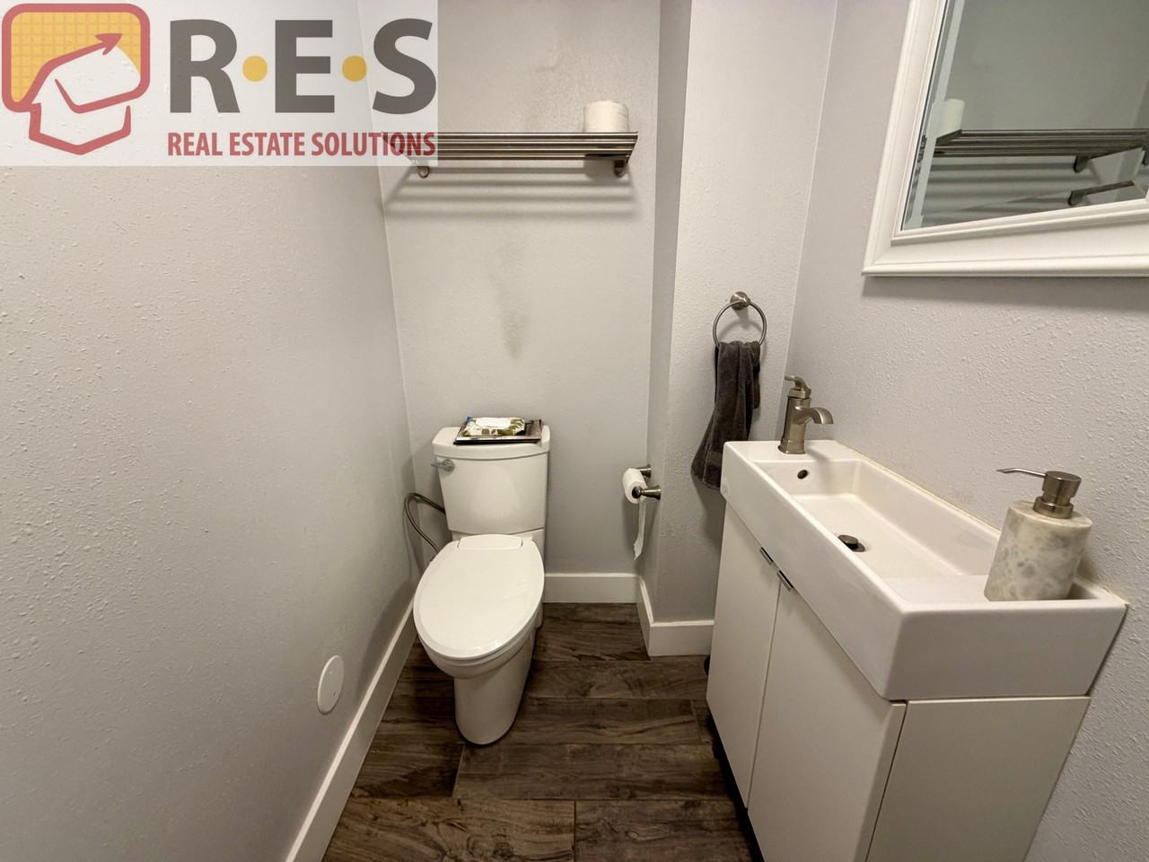4971 Grove St - Photo 5 of 13