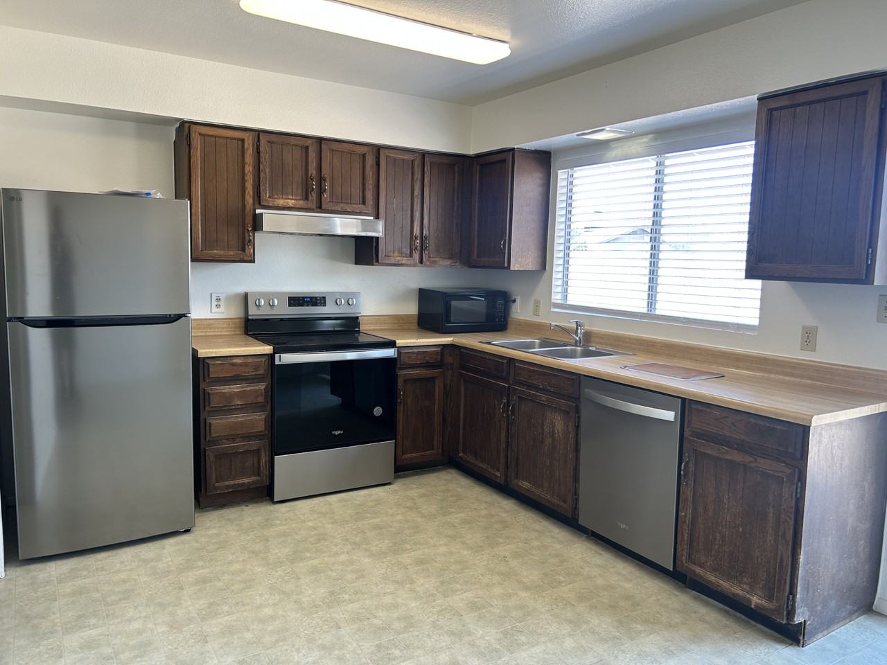 2060 W Peralta Ave - Photo 5 of 34