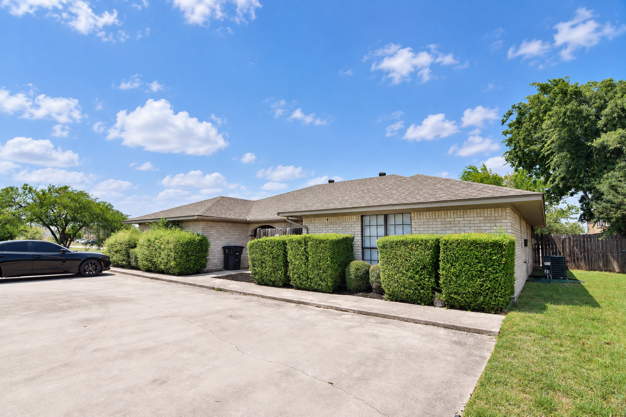 3909 Charolais Dr - Photo 2 of 6