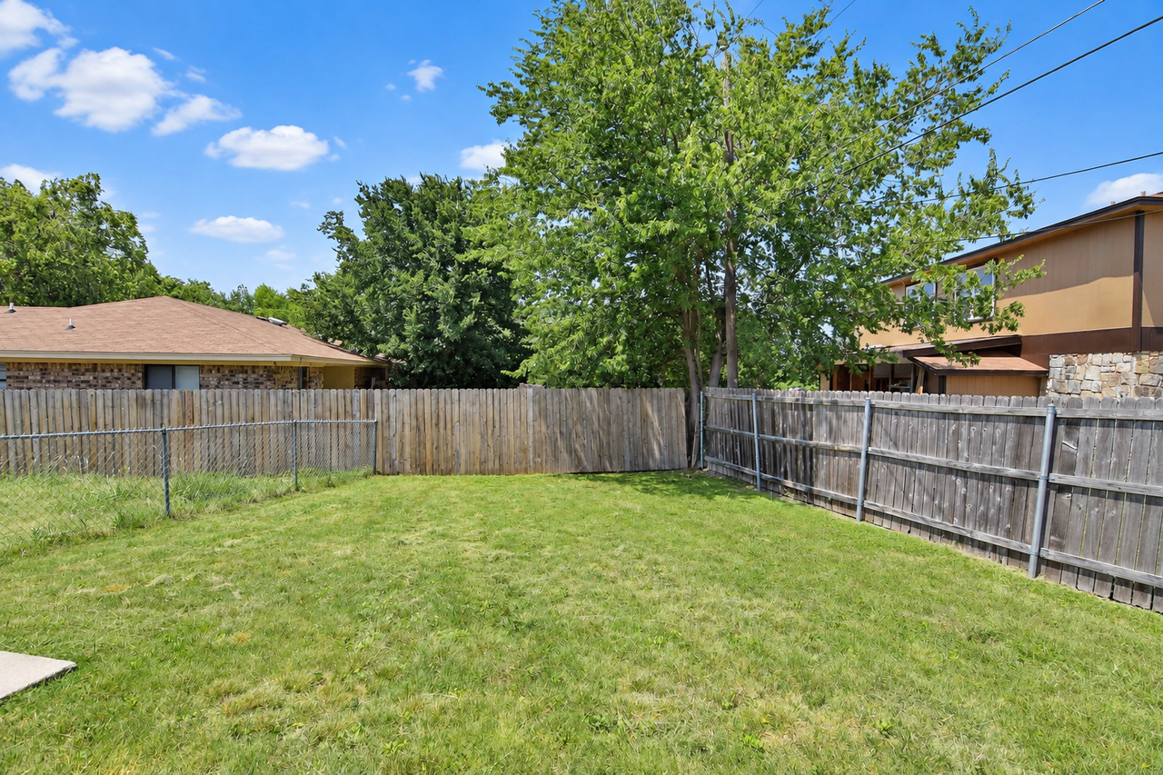 3909 Charolais Dr - Photo 3 of 6