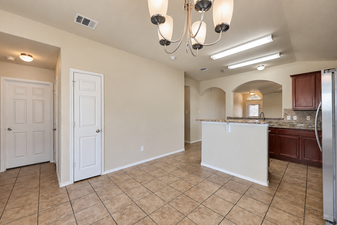 6502 Clear Brook Dr - Photo 7 of 18