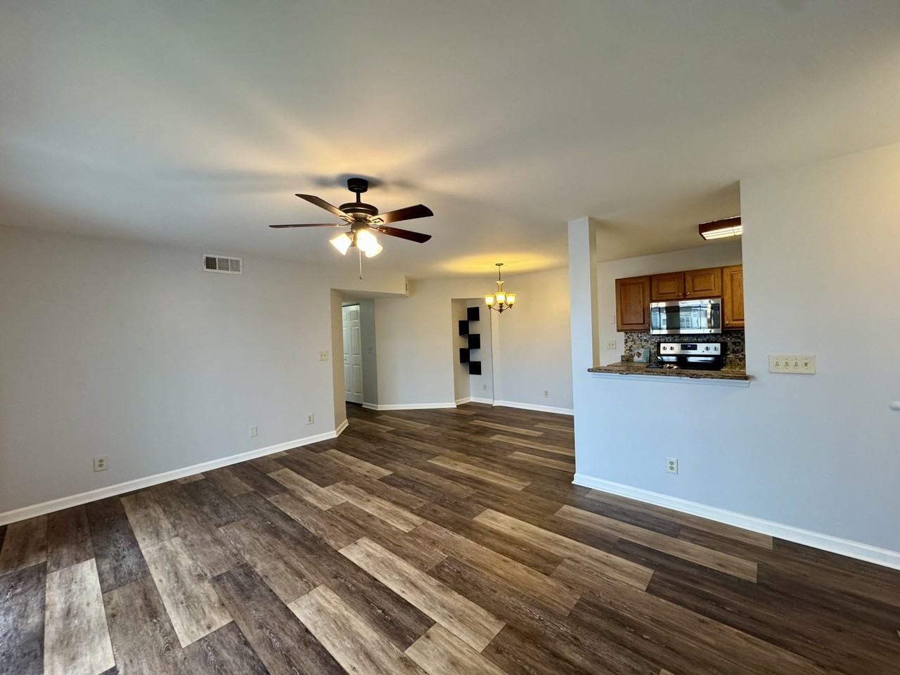 2226 Clearwater Dr #H - Photo 3 of 22