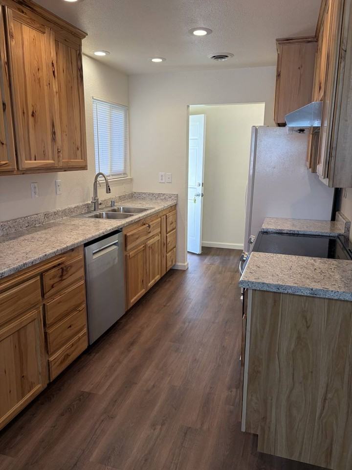 2451 Venus Way - Photo 3 of 4
