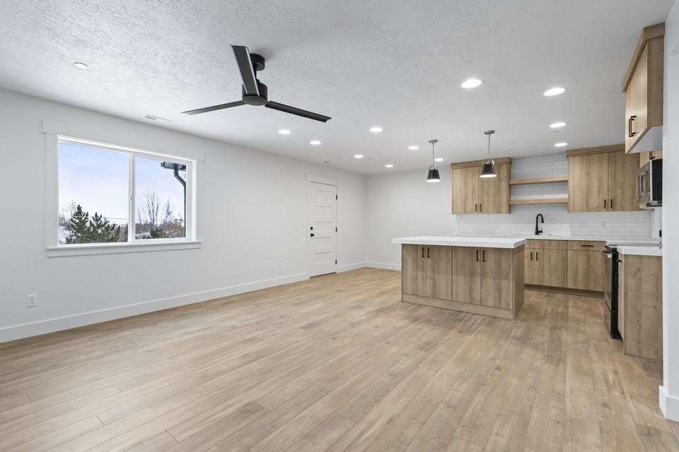2218 Sw #A - Photo 3 of 13