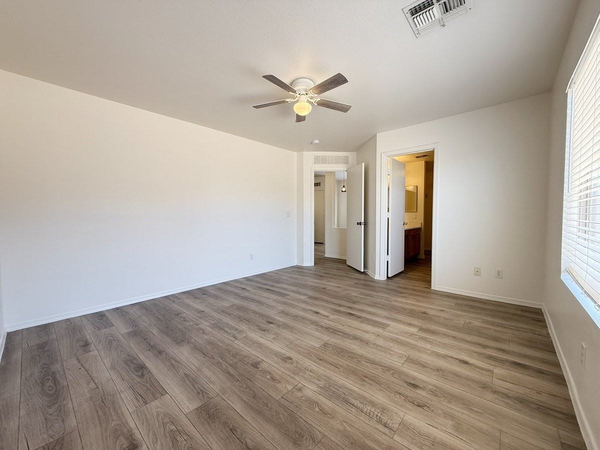 14330 N 129th Ave - Photo 3 of 28