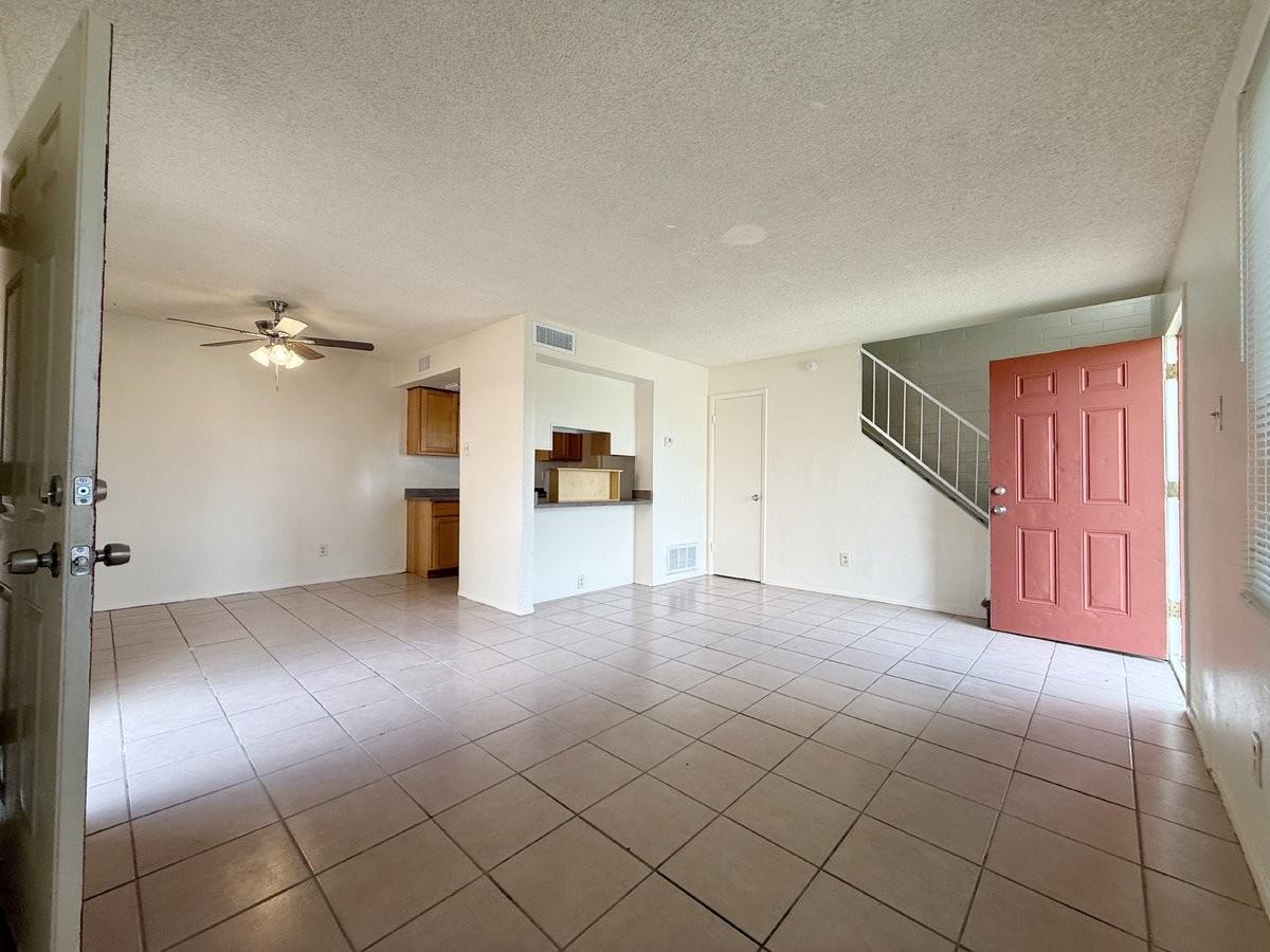5039 N 39th Dr - Photo 2 of 26