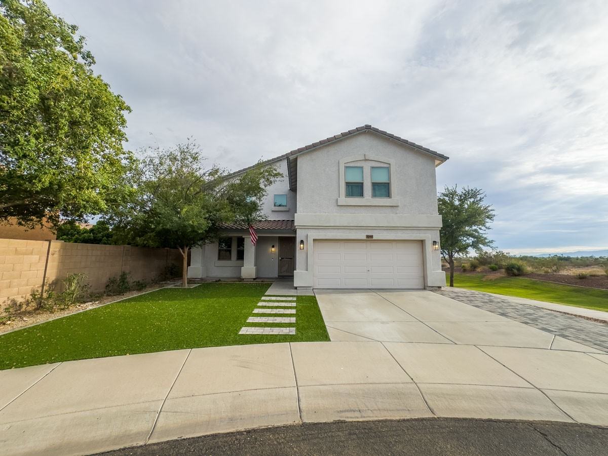 12061 W Louise Ct - Photo 3 of 50