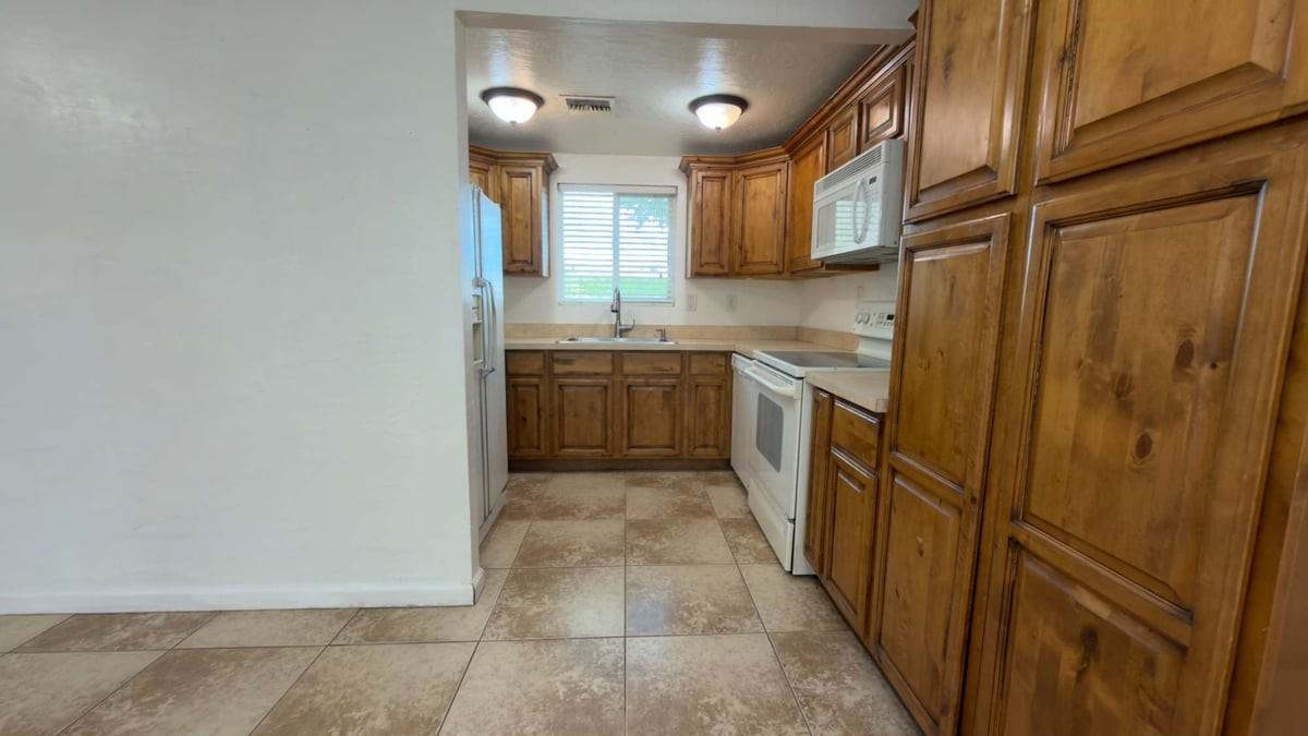 8238 E Thomas Rd #B - Photo 3 of 24