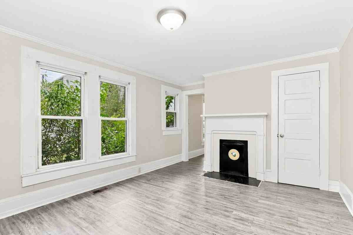603 Durham St - Photo 2 of 31