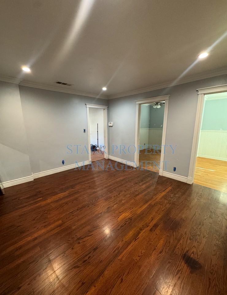 2053 E Myrtle St - Photo 3 of 13