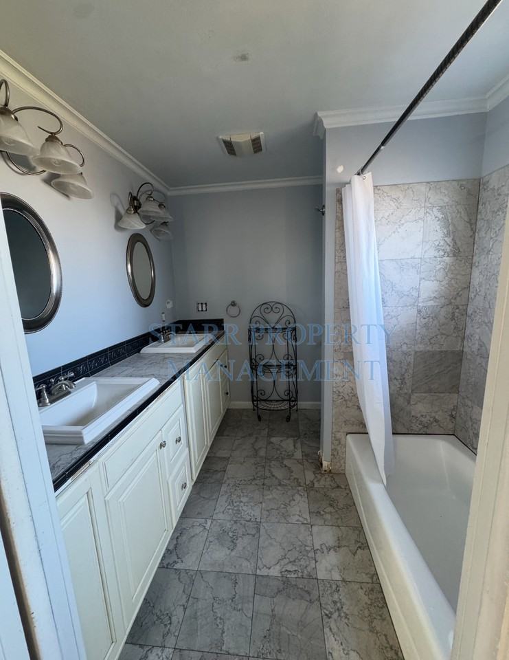 2053 E Myrtle St - Photo 4 of 13