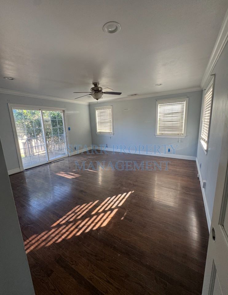 2053 E Myrtle St - Photo 6 of 13