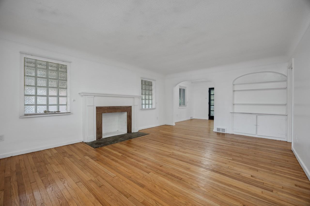 16531 Greenlawn St - Photo 5 of 31