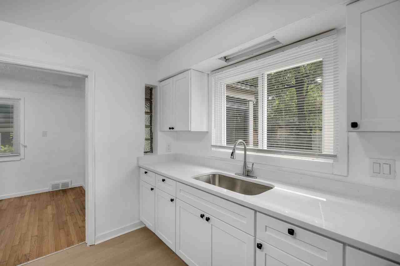 16531 Greenlawn St - Photo 7 of 31