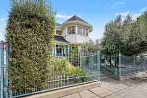 featured image of 1018 E 17th St #C