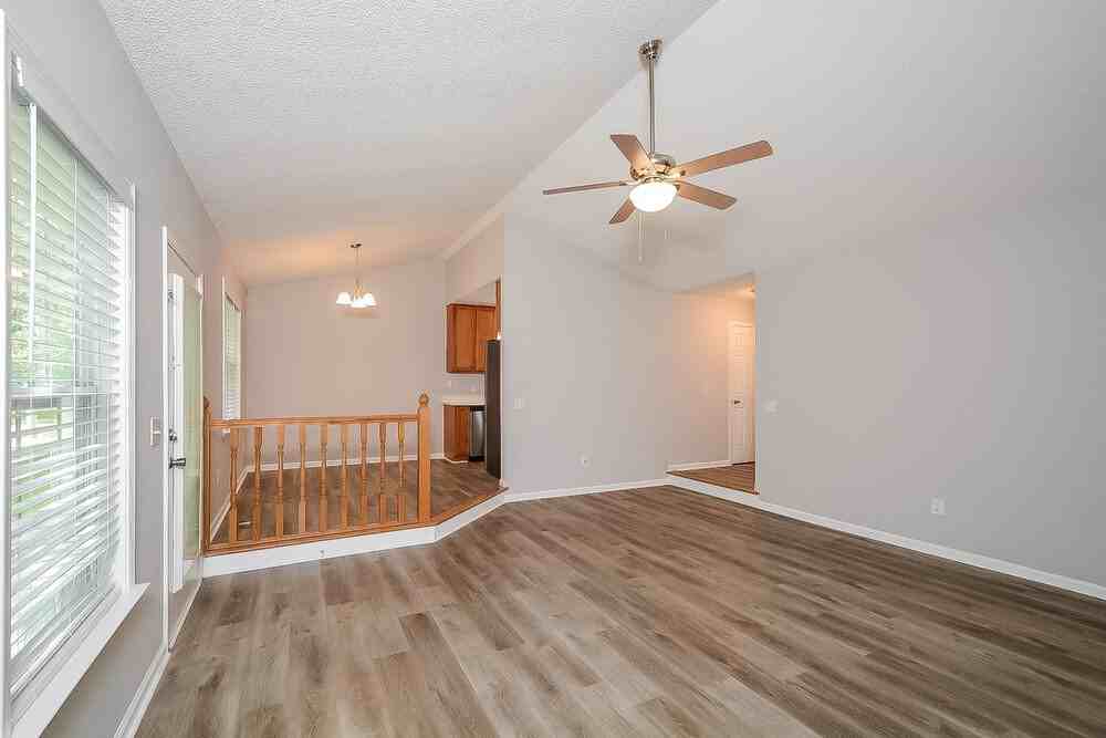18 Gray Ghost St - Photo 5 of 16