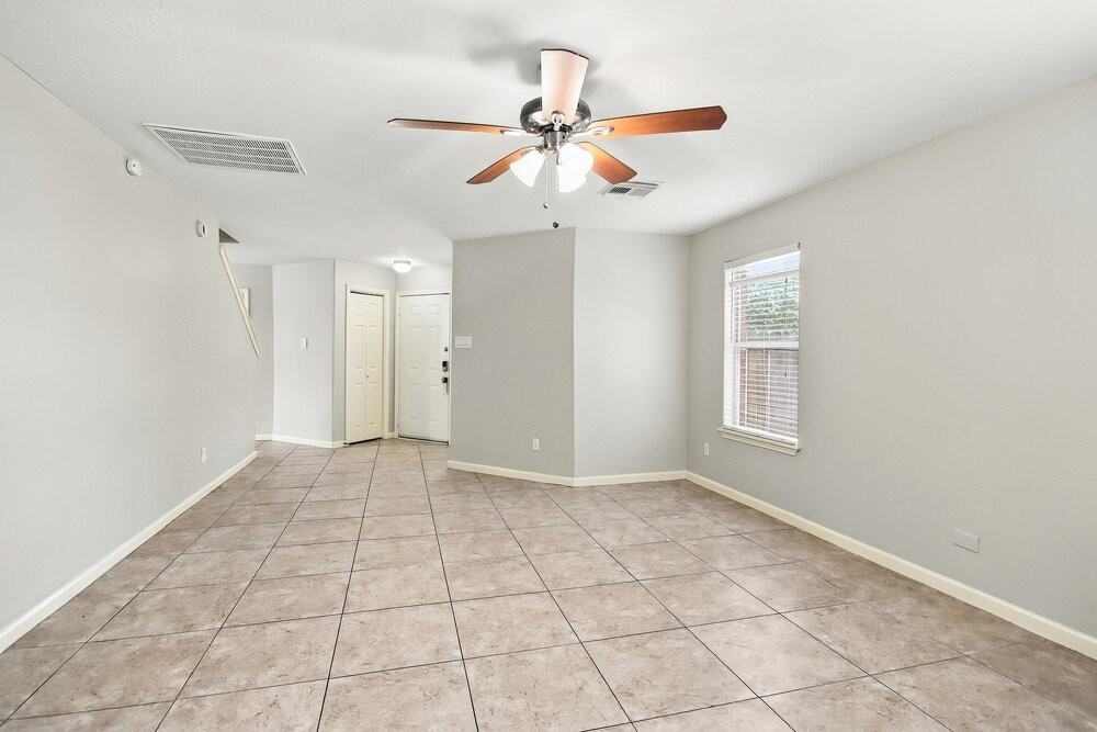 2823 Cypress Island Dr - Photo 5 of 16