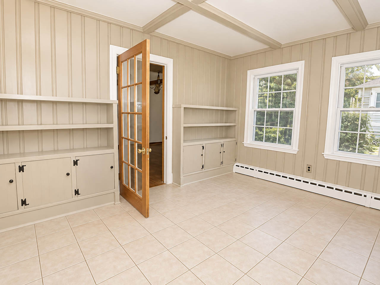 231 Bolton St - Photo 6 of 10