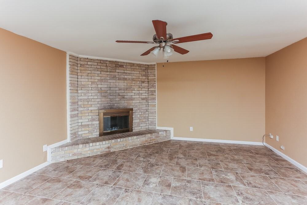 1804 Primrose Ln - Photo 2 of 24