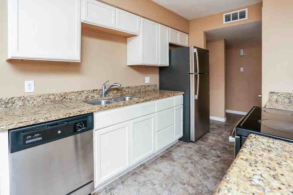 1804 Primrose Ln - Photo 7 of 24