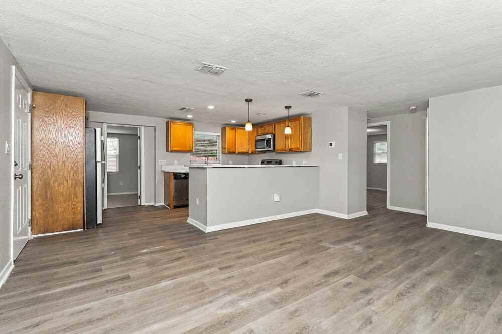 5917 Missouri Ave - Photo 5 of 15