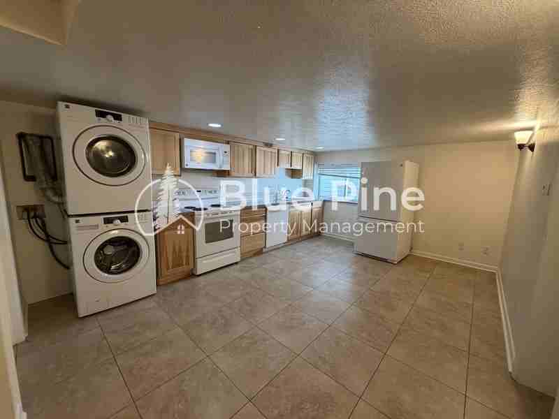 1344 N Main St #B - Photo 2 of 8