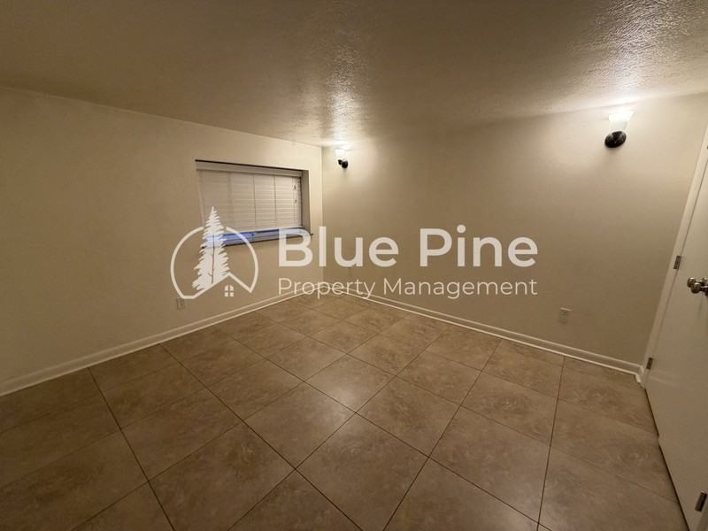 1344 N Main St #B - Photo 5 of 8