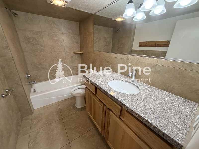 1344 N Main St #B - Photo 6 of 8