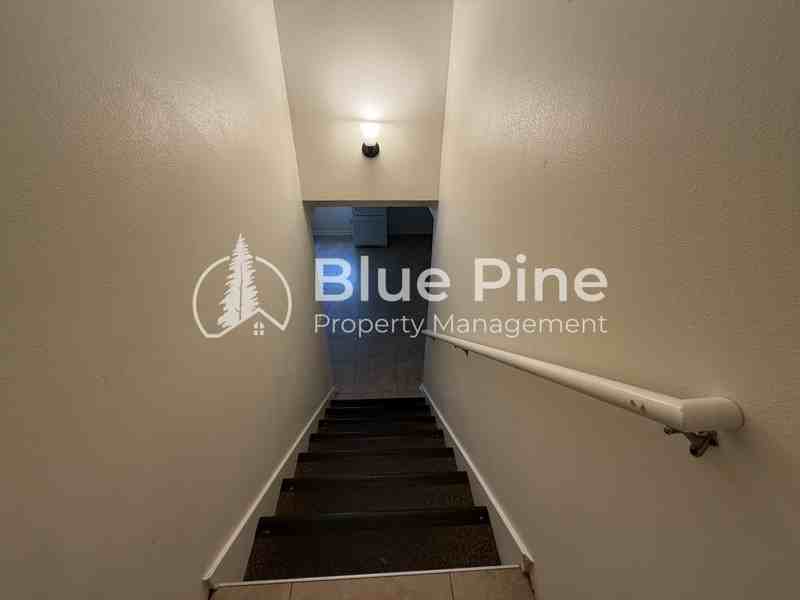 1344 N Main St #B - Photo 7 of 8