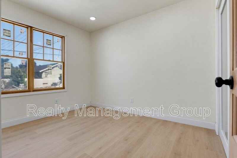 4471 Cleveland Ave - Photo 7 of 17