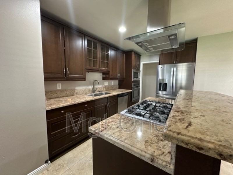 12551 Darwin Ave - Photo 2 of 20