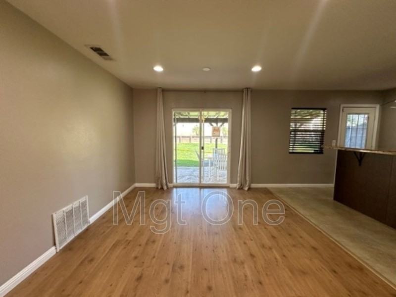 12551 Darwin Ave - Photo 4 of 20